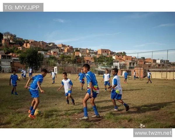 珍珠闪耀绿茵场足球明星的独特时尚魅力与风格解析